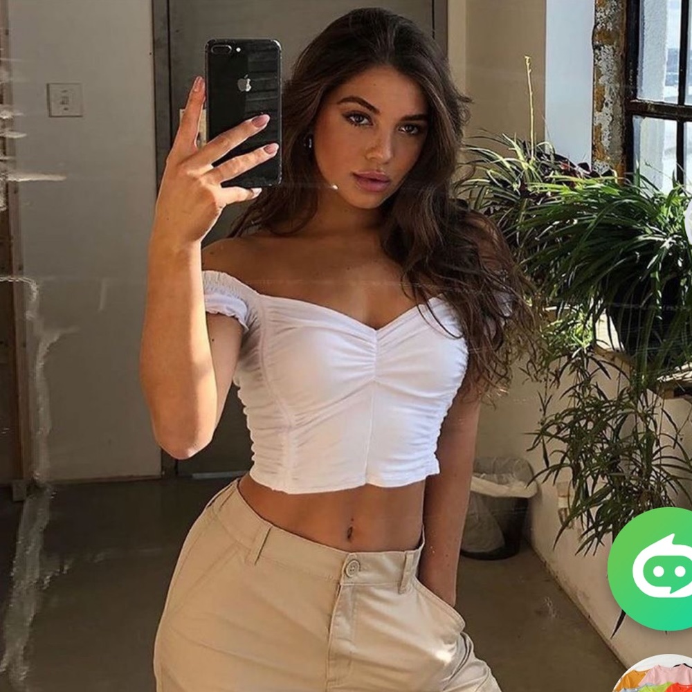 White puff sleeve top